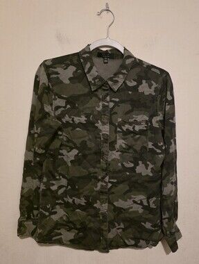 Kelly Renee Camo Button-Down Shirt - Green Camouflage Women’s Top Size Medium